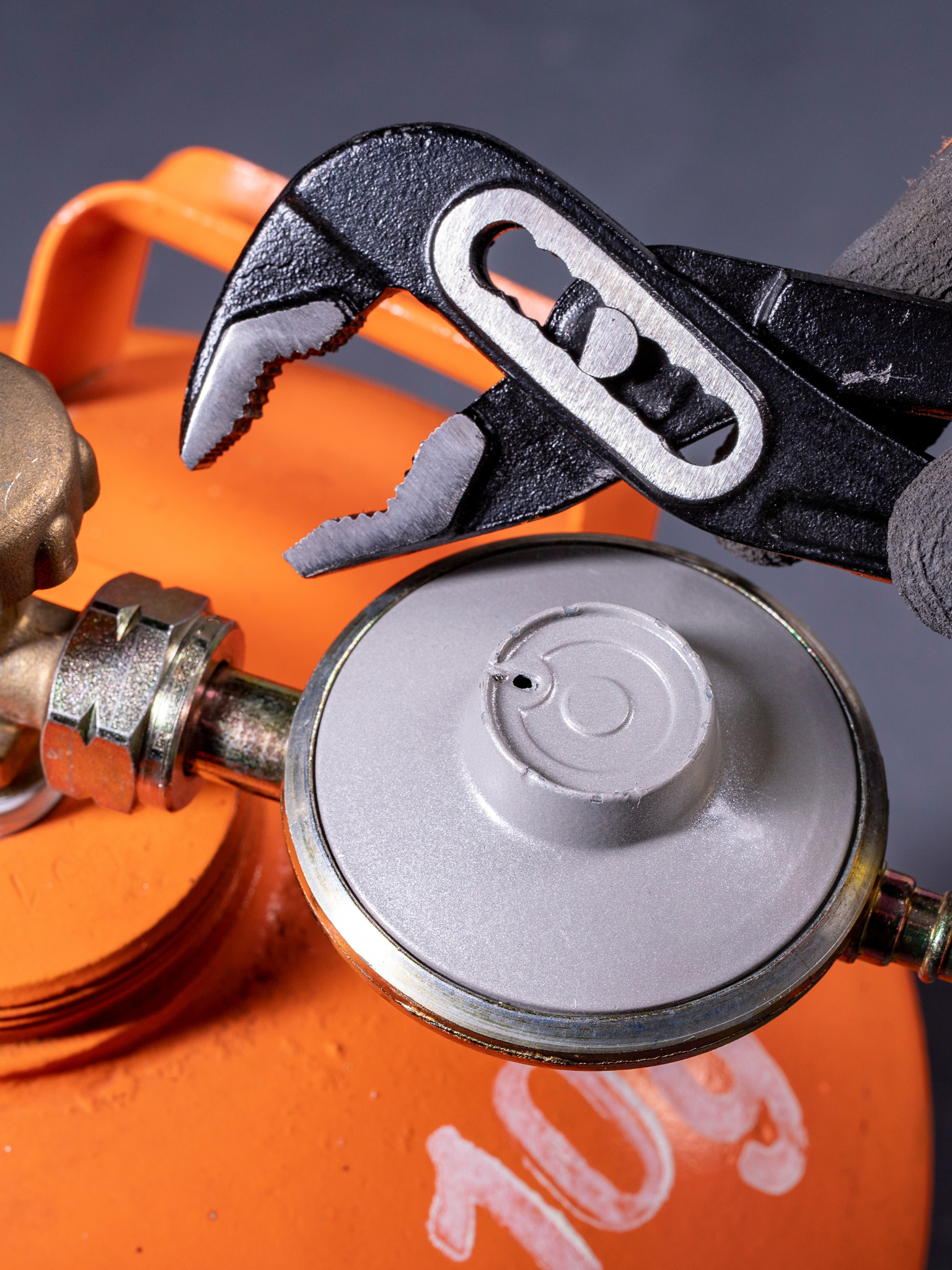 gas safe registered engineer near me Halifax, HX1-HX7